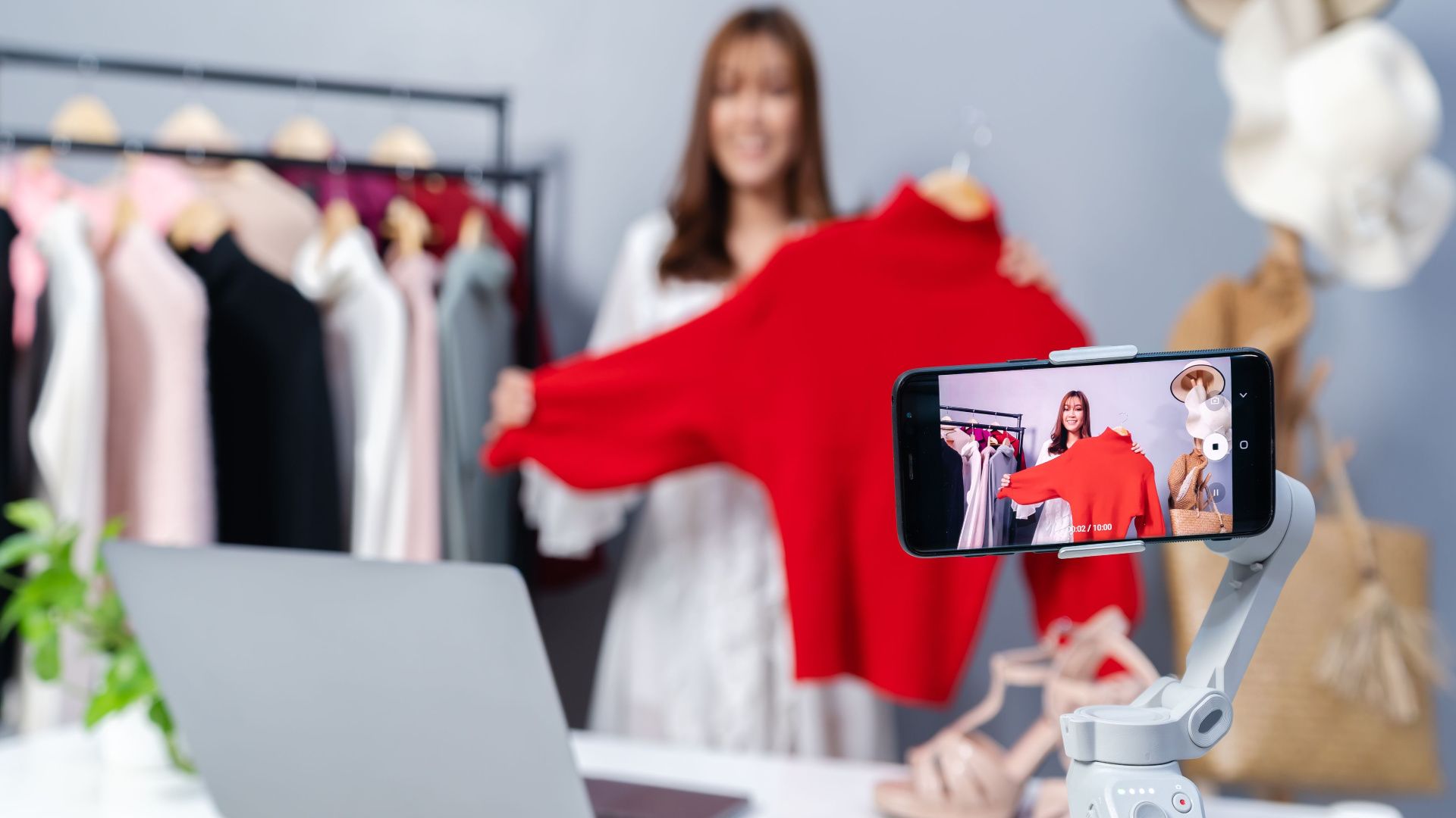 Tips live jualan fashion sosmed