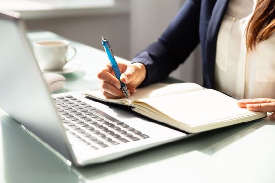 Jasa Penulis Artikel Khusus Review Produk: Strategi Baru Digital Marketing