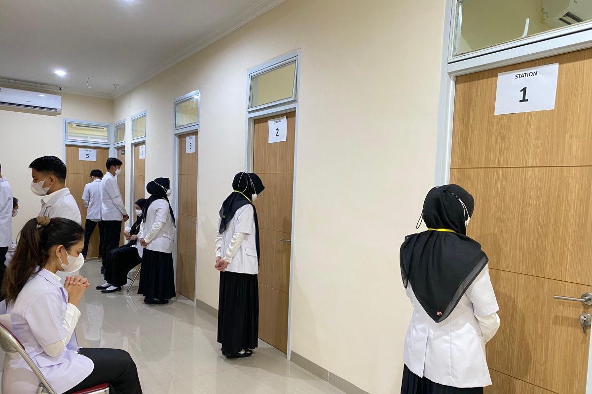 Persiapan Ujian dengan Tryout Online Kompetensi Dokter Gigi: Pembahasan Soal Pre-Klinis dan Radiologi