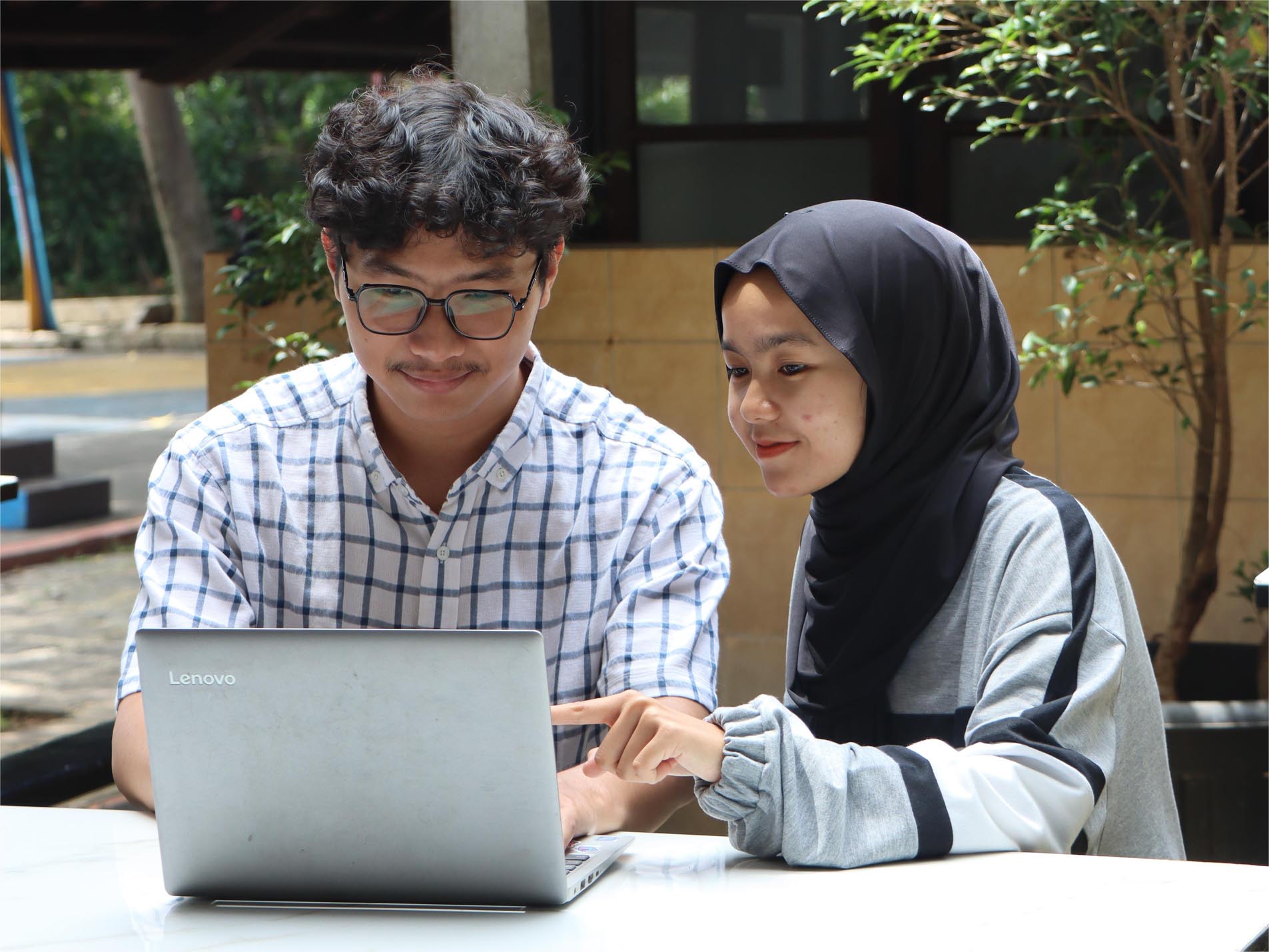 Sudah Tahu Cara Kuliah S1 Sistem Informasi Gratis Melalui Program Beasiswa Rektor Seratus Persen