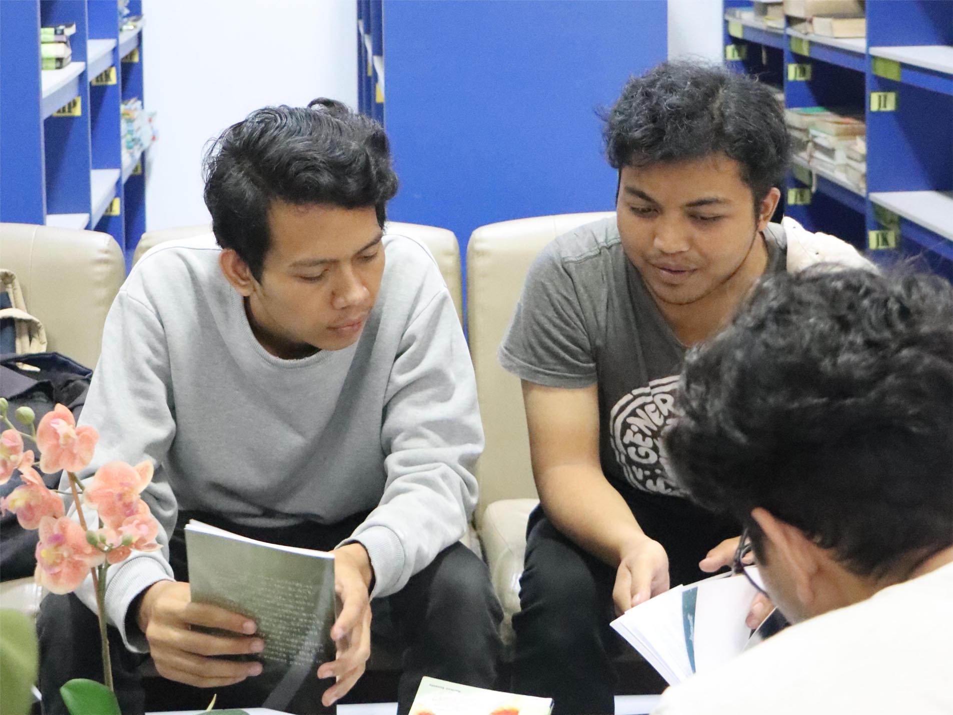 Biaya Pendidikan Kelas Reguler dan Non Reguler Per Semester Hanya 5 Juta Untuk Pendidikan Bahasa Inggris S1 Serta Universitas yang Menyediakan Kelas Karyawan di Bandung