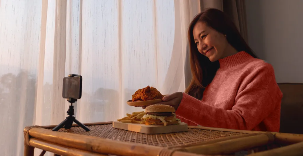 Kolaborasi dengan Food Blogger: Keuntungan dan Cara Melakukannya