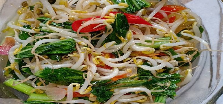 Ayo, Membuat Tumis Sayur Taoge, Bayam, dan Keciwis!