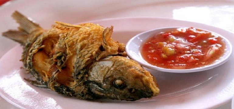Mengolah Ikan Mas Goreng Cocol Sambal, Menu Rumahan Mudah, Murah, dan Tentunya Lezat!
