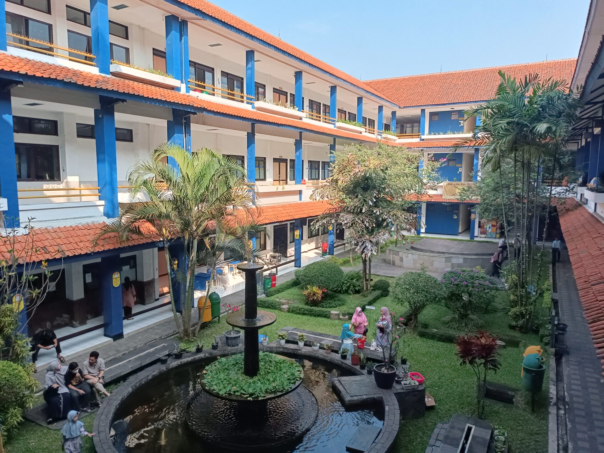 Fasilitas Mewah Nggak Jaminan? Buktikan Sendiri, Fasilitas Sekolah Ini Justru Pabriknya Siswa Berprestasi!